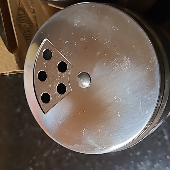 Stainless Steel Spices & Salt Shaker - Picture 4 of 13